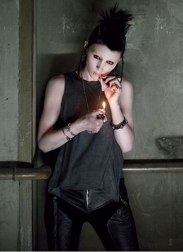rooney-mara-the-girl-with-the-dragon-tattoo-07