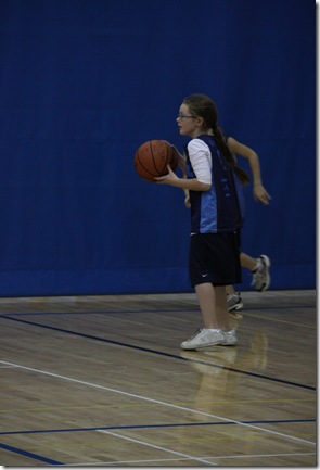 11-25-09 basketball - Chloe (40)