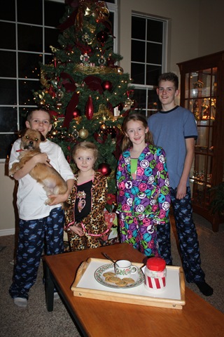 [12-24-09 Christmas eve = santa snacks (6)[4].jpg]