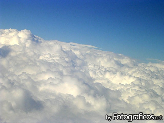 [Desde las nubes[4].jpg]