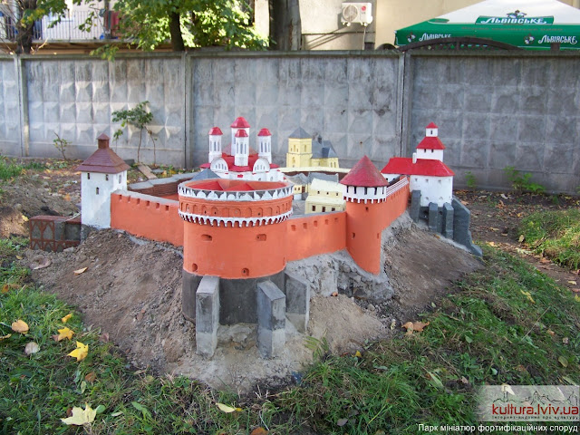 Замок в Острозі. Рівненська область, ХІV-XVІІ ст.