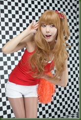 Heo-Yun-Mi-Red-Cheerleader-05