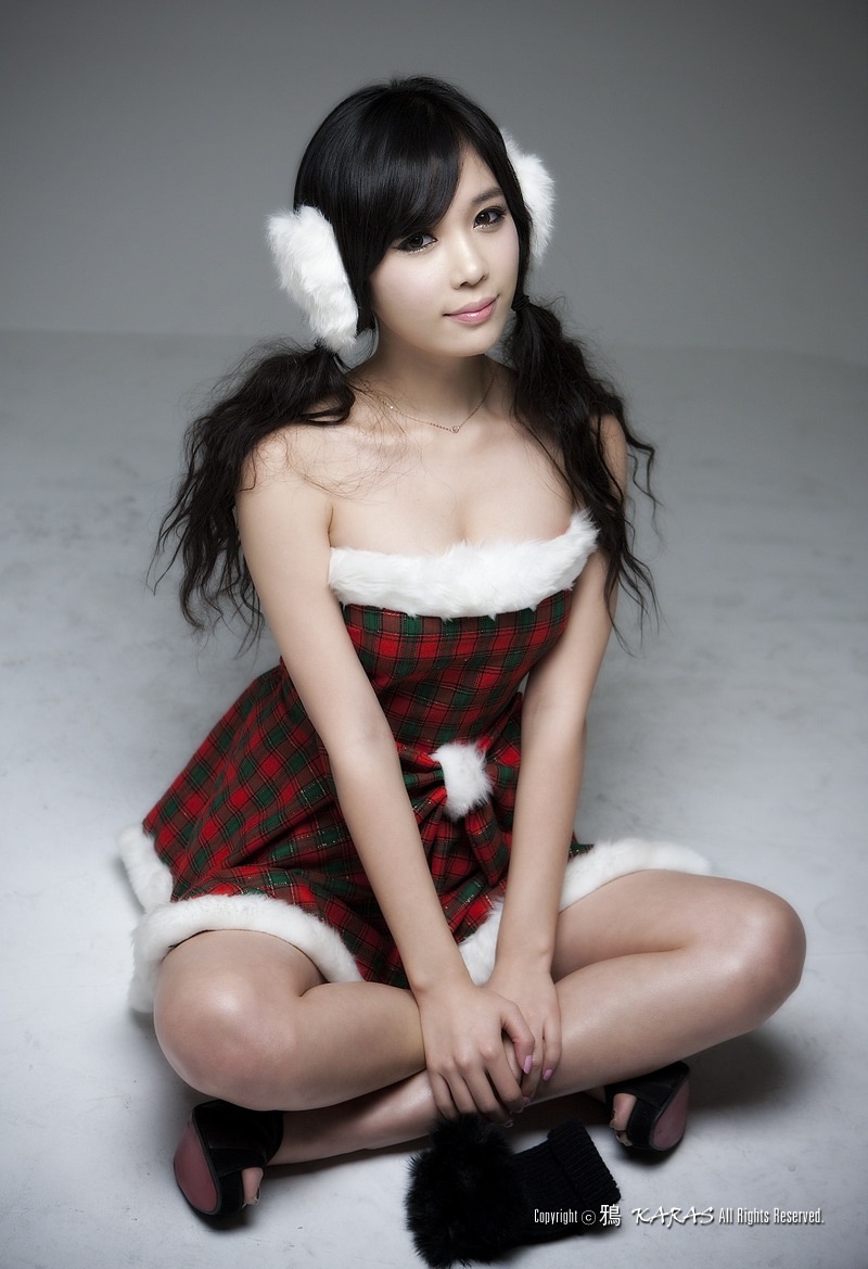 [Kim-In-Ae-Christmas-Dress-08[2].jpg]