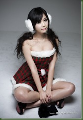 Kim-In-Ae-Christmas-Dress-08