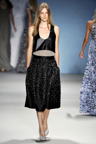 [derek_lam___pasarela_863151513_320x4[2].jpg]