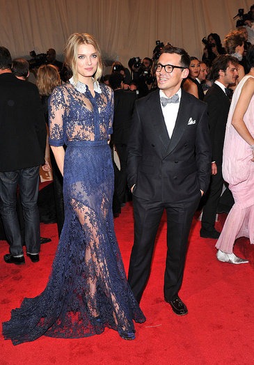 [met-gala-lily-donaldson[7].jpg]