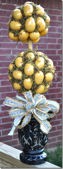 YELLOW EGG TOPIARY
