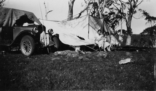 [Camping at Jock's Water Ebor December 1931[4].jpg]
