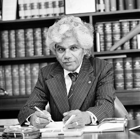 [Senator Neville  Bonner[4].jpg]