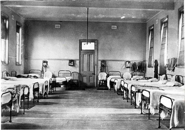 [1913-Dorm-2[4].jpg]