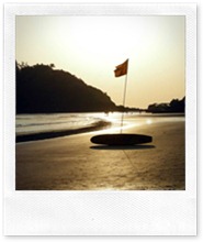 red-flag-palolem-beach-south-goa-india red-flag-palolem-beach-south-goa-india