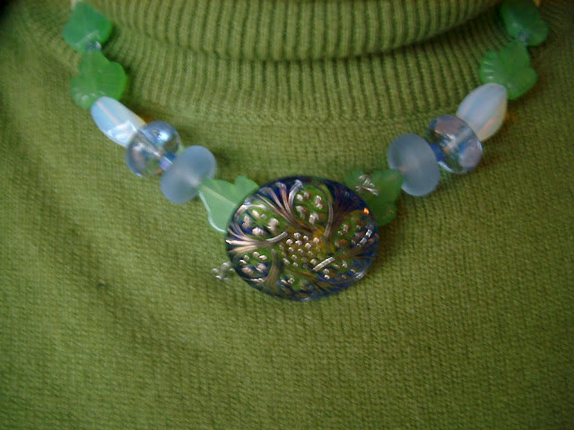 Pegs necklace close-up