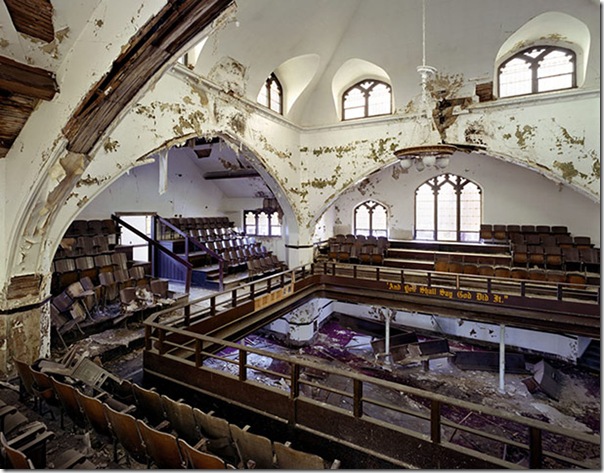 Yves Marchand y Romain Meffre -East-Methodist-Church-011 East-Methodist-Church-011