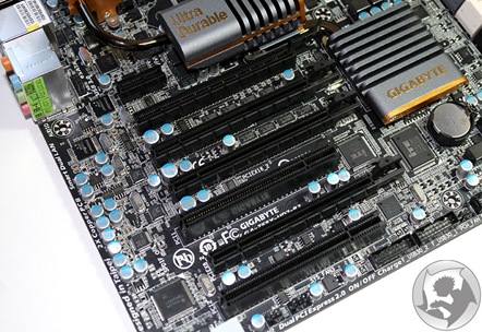 gigabyte-z68x-ud7-b3_slots