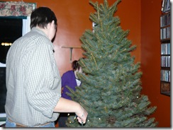 putting up the tree 006