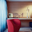 Designersessel vor Computer Designersessel vor Computer