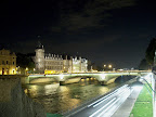 Traffic alongside the Seine