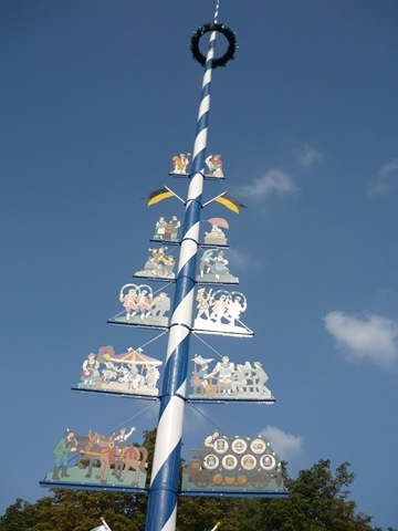 [OktoberFest 058[3].jpg]