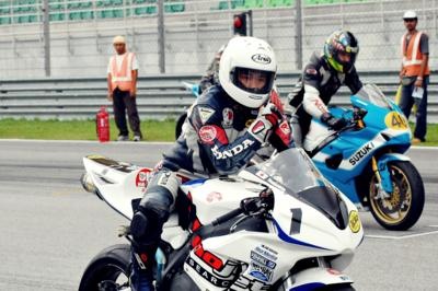 [DSC_0068edit_400x266[2].jpg]