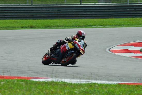 [DSC_0398_550x369[2].jpg]