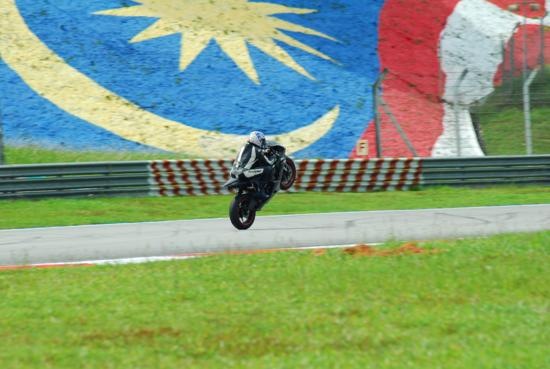 [DSC_0577_550x369[2].jpg]