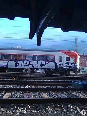 [6134[2].jpg]