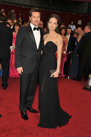 [angelina-jolie-brad-pitt-2009-oscars-15[3].jpg]