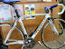 Pinarello Dogma 2010, Roues DTSwiss Tricon, Dura Ace DI2, accessoires Most. Christophe Roux