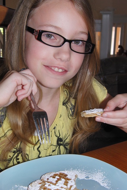 [waffle eating[5].jpg]