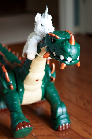 [dinosaurunicorn[5].jpg]