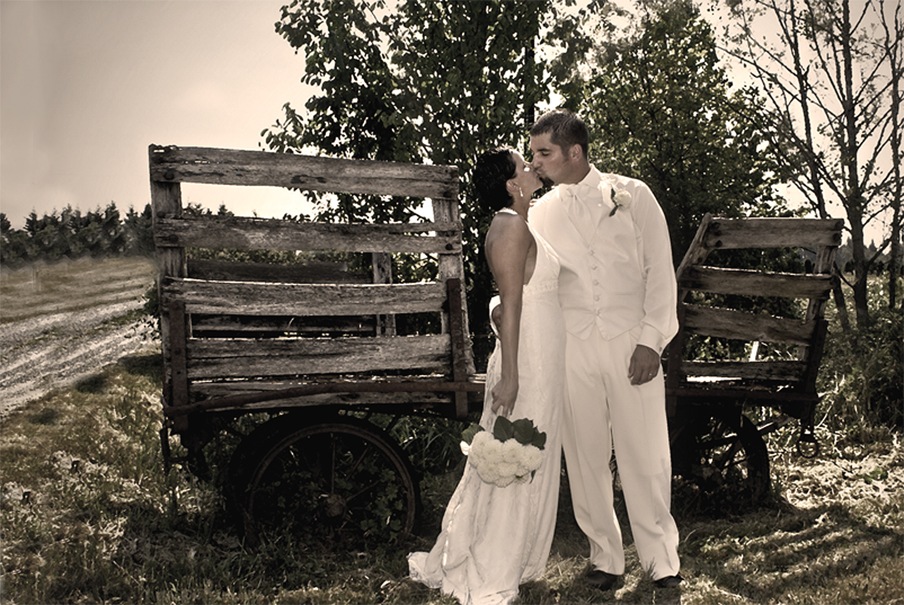 [barn wedding sepia_edited-1[2].jpg]