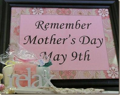 Moms day sign