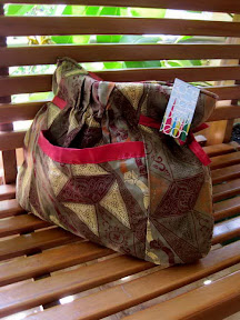 tas batik merah