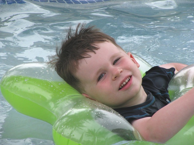 [Will swimming[2].jpg]