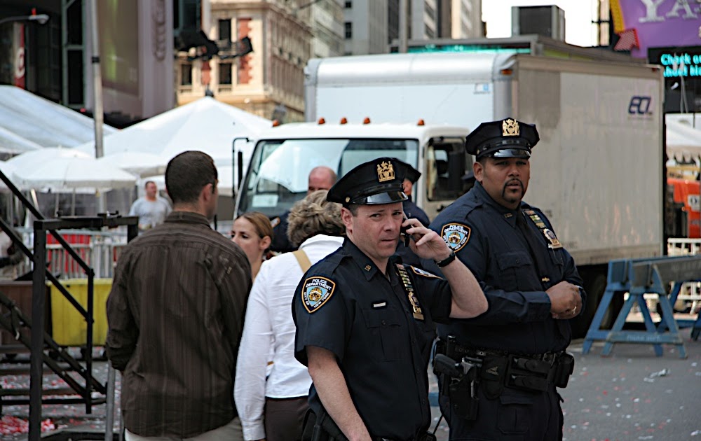 jeffwongdesign NYPD officers can make 6 figures salary after 5.5 years plus huge perks.