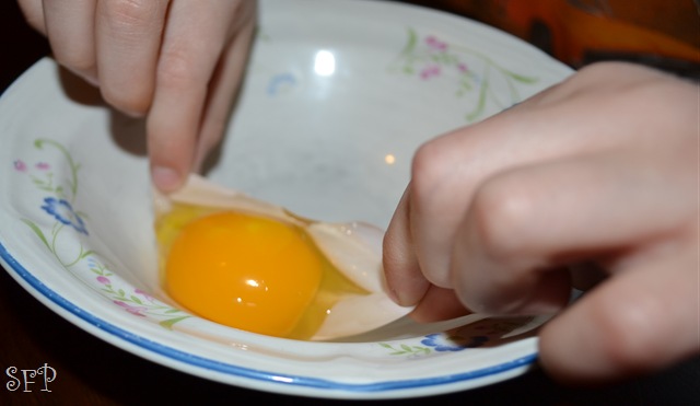 [egg without shell, kids playing 054[12].jpg]