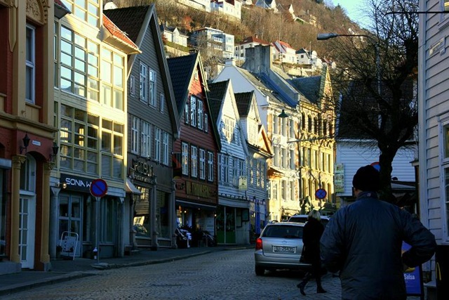 [Bergen2010 032-2[3].jpg]