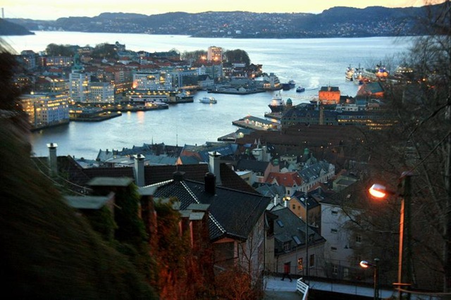 [Bergen2010 046-2[3].jpg]
