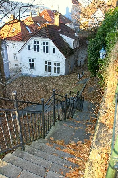 [Bergen2010 009-2[4].jpg]