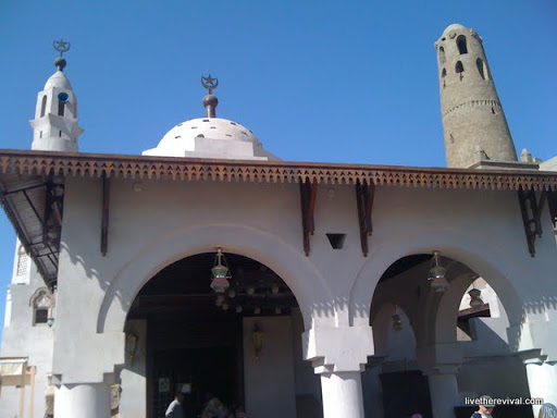 Entrance of the Mosque (same level as street). The temple is actually a few hundred feet below the Mosque, which is built on TOP of the temples pillars.