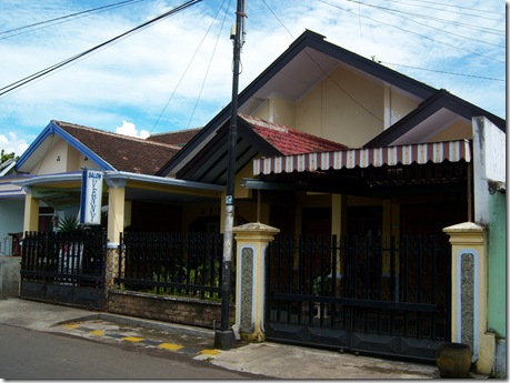 dari sisi Timur