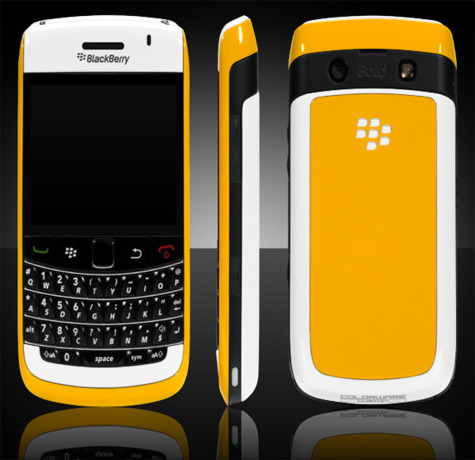 265702 Like clockwork, BlackBerry Bold 9700 gets ColorWared