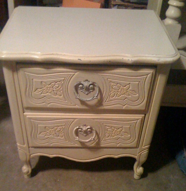 [nightstand[3].jpg]