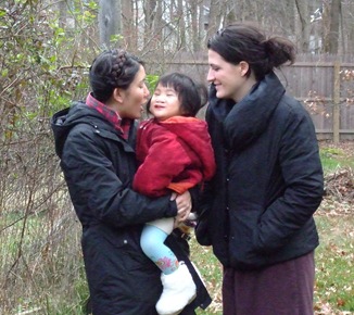 12-03-08 aunties kissing on ff