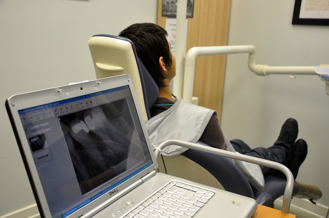 [dentist 021[2].jpg]