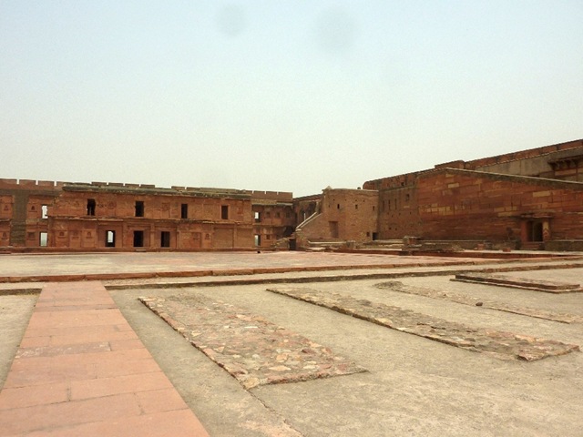[P10402542.jpg]