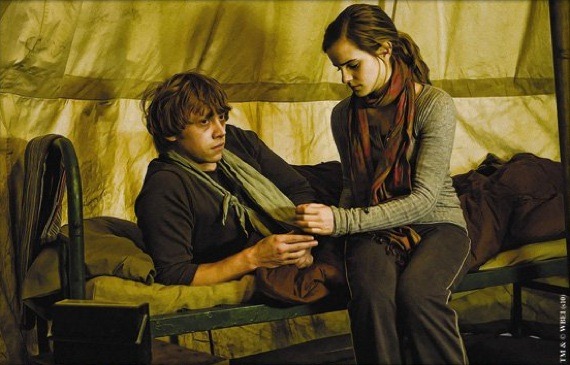 [Harry-Potter-and-The-Deathly-Hallows-Ron-and-Hermione-in-a-Tent-27-8-10-kc[2].jpg]