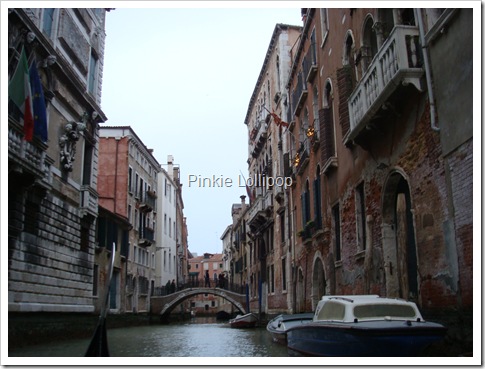 VENICE (270) VENICE (270)