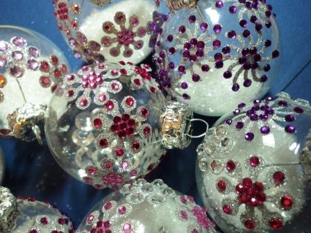 [Decorated Clear Glass Chrismas Baubles.jpg]
