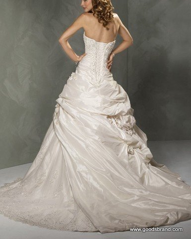 الزفاف والخطوبة والحفلات مجموعة رائعة من الفساتين الجميلة و  الجذابة